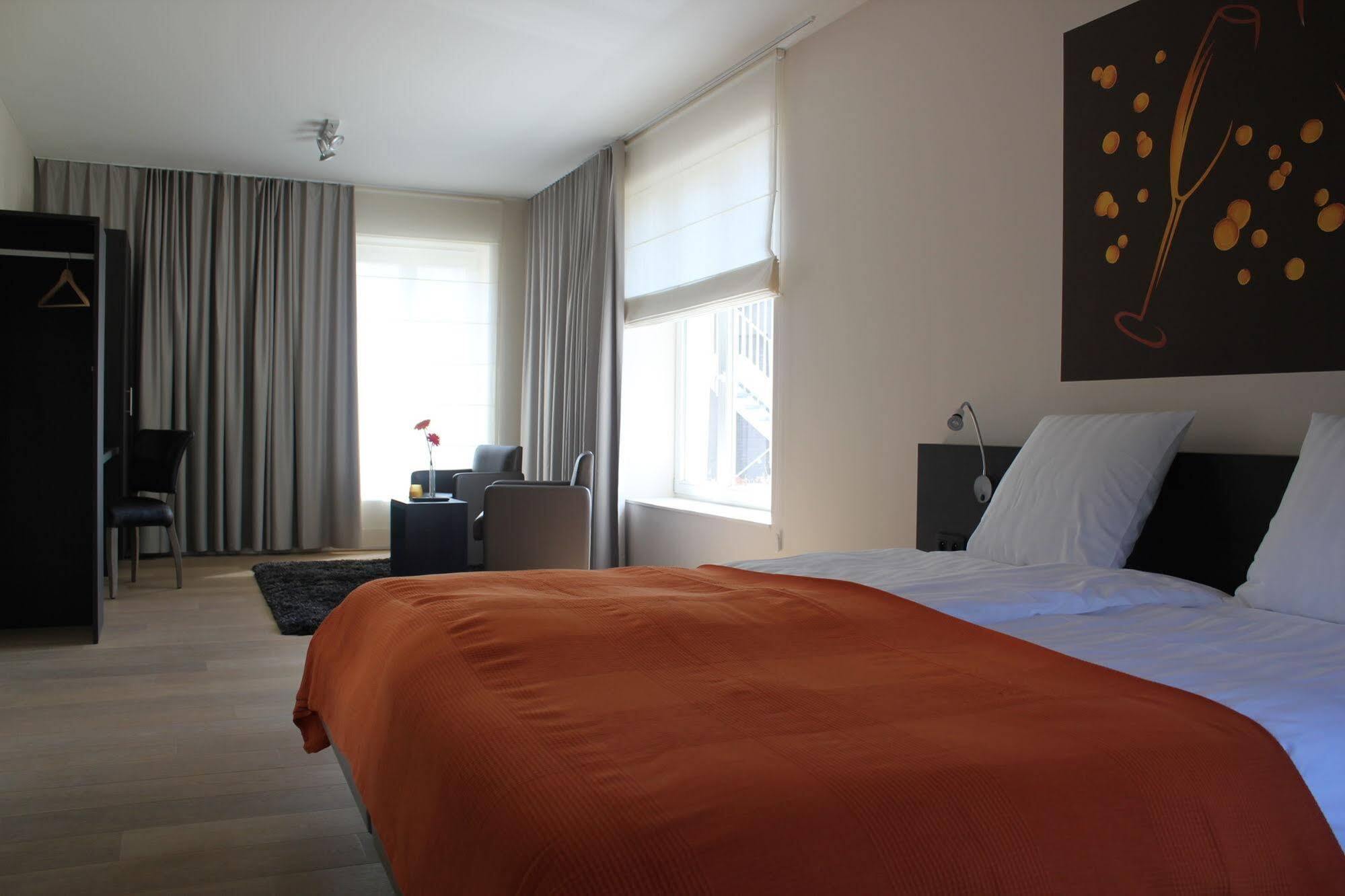 Hotel L'O De Vie Sint-Truiden Esterno foto