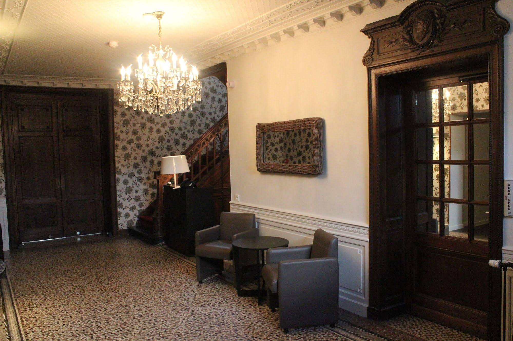 Hotel L'O De Vie Sint-Truiden Esterno foto