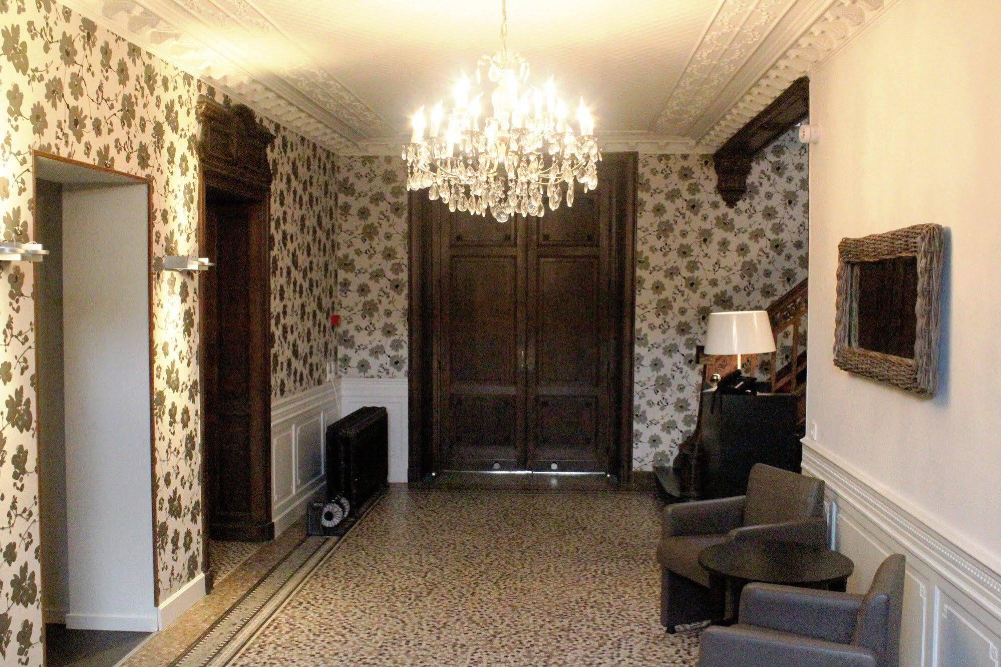 Hotel L'O De Vie Sint-Truiden Esterno foto